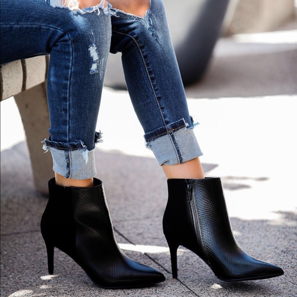 Two-tone snake texture ankle bootie - Picture 3 of 9